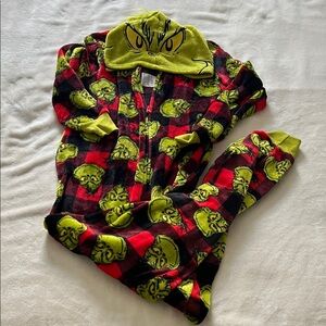Dr. Seuss Grinch Pajama Set - Red and Green